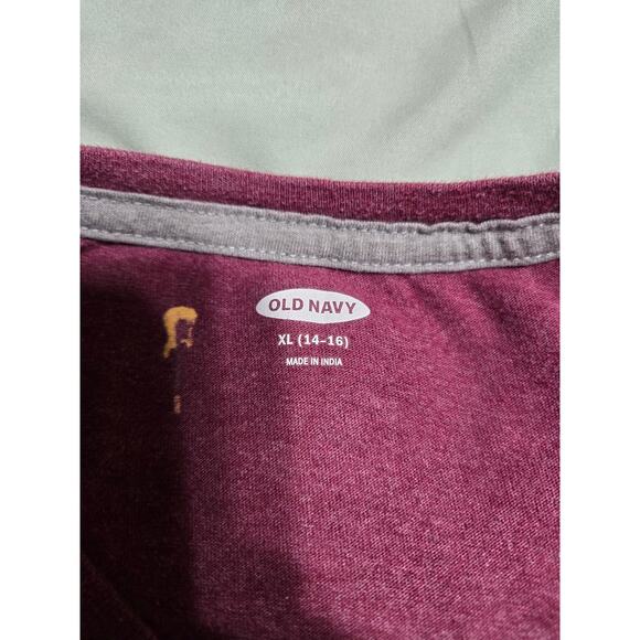 Old navy xl 14-16 youth maroon graphic tshirt - Picture 3 of 4